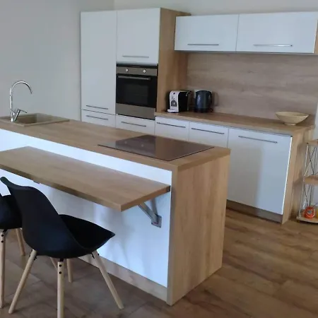 Slnecny Apartmanovy Dom * Oszlány